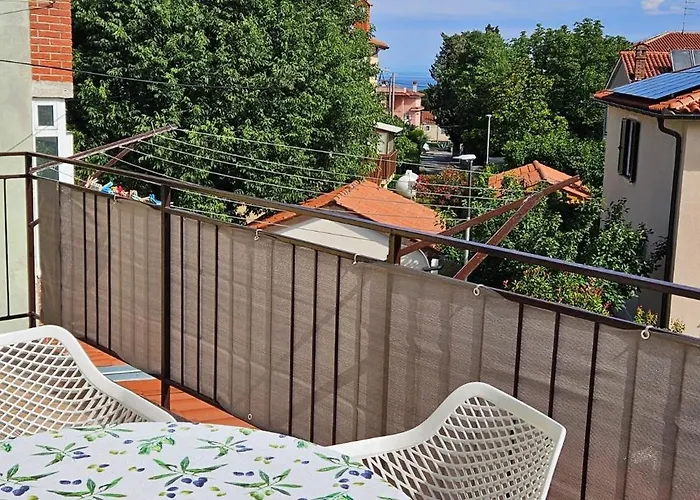 Laguna 03 דירה *